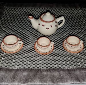 Friends Of Boyds Bears Paw Print Tea Set For 3